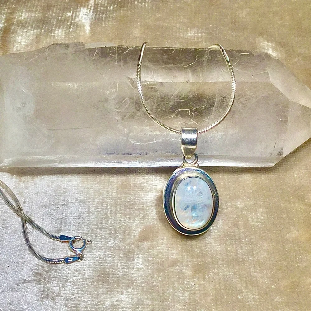 Gorgeous Moonstone 925 Sterling Silver Necklace - Picture 7 of 16